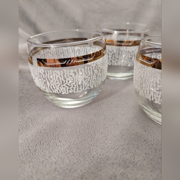 Set Of 4 Vintage Roly Poly Glasses With Raised Glass Texture and Gold Trim - Picture 1 of 7